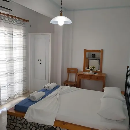 Stavros Hotel *