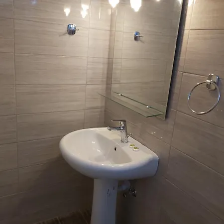 Stavros Hotel *