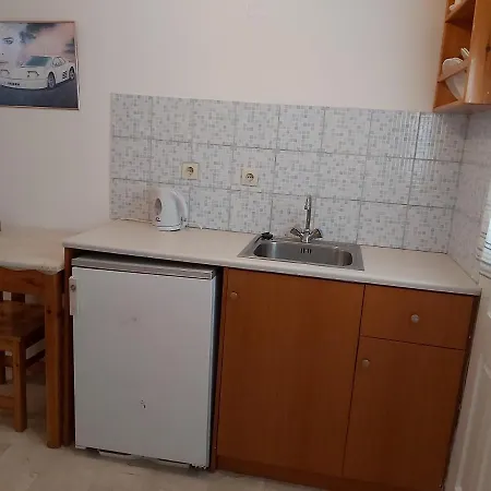 Stavros Hotel *