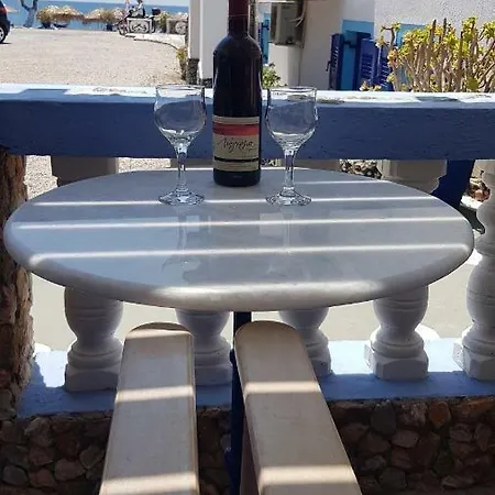 Stavros Hotel *